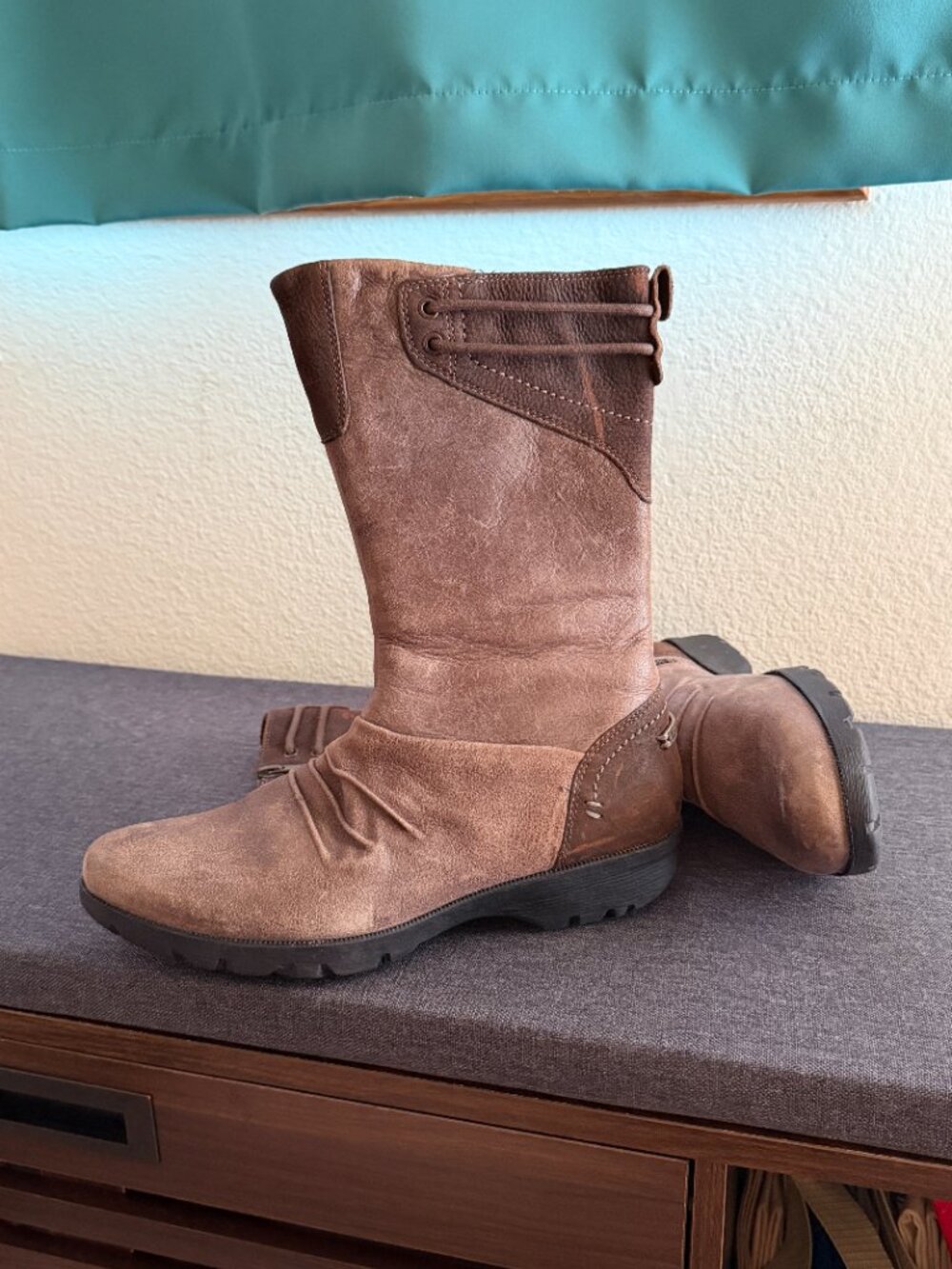 Like New! Merrill Leather Boots, Size 8 - Picture 5 of 9